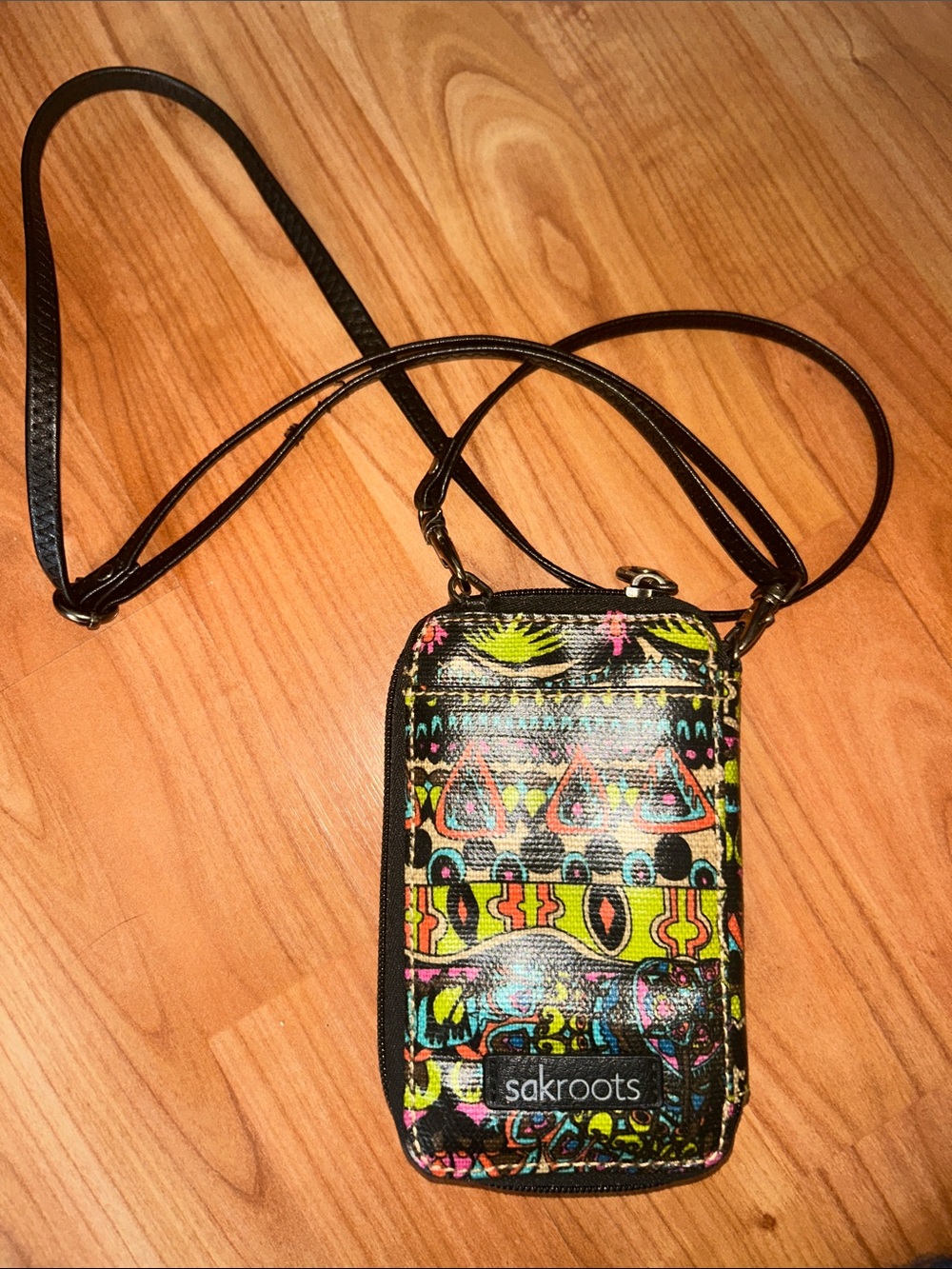 Sakroots Multicolor Tribal Print Crossbody Phone Case wallet with Black Strap
